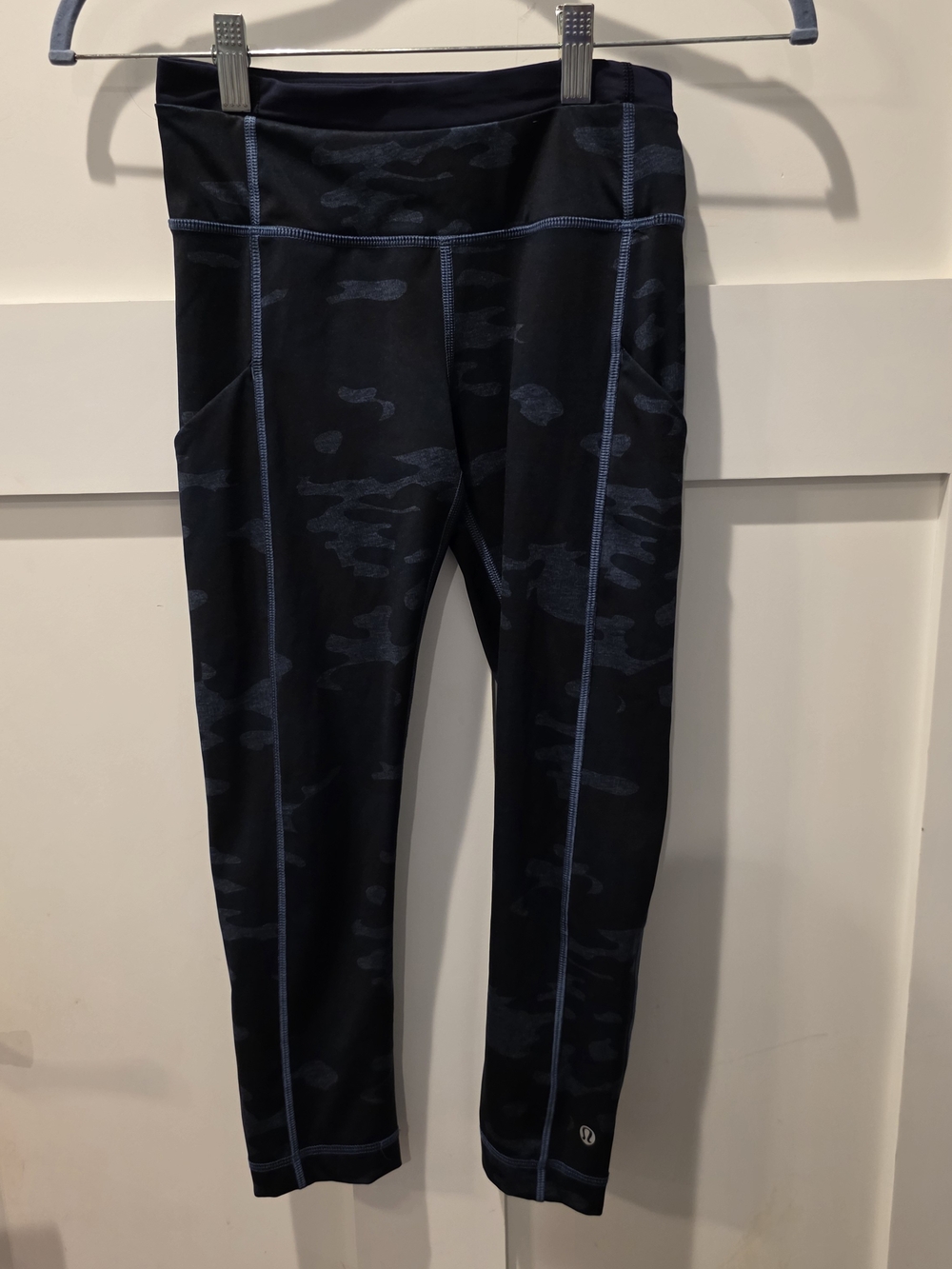 Lululemon Women's Speed Up Tight Blue Camo Running Leggings Side Pockets Size 2